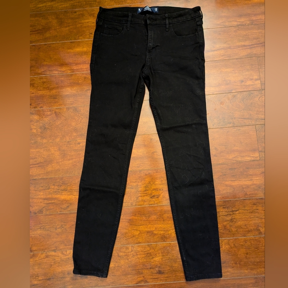 Hollister Mid Rise Super Skinny Black Jean